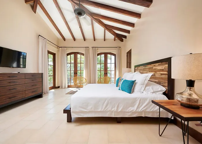 Catalinas Doorway Hotel 4*