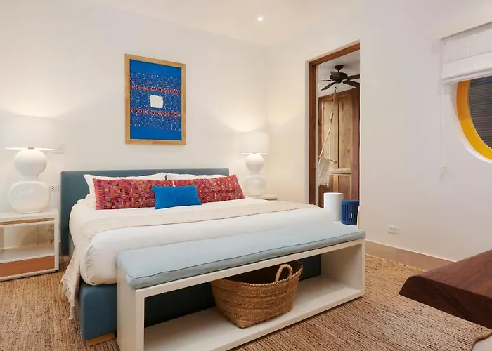 Catalinas Doorway Hotel 4*