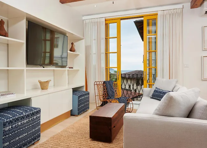 Catalinas Doorway 4*