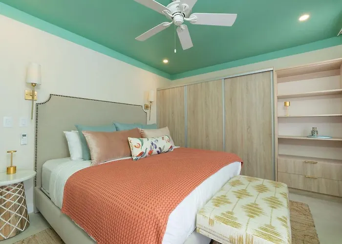 Catalinas Doorway Hotel 4*