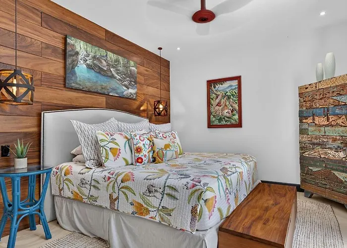Catalinas Doorway 4*